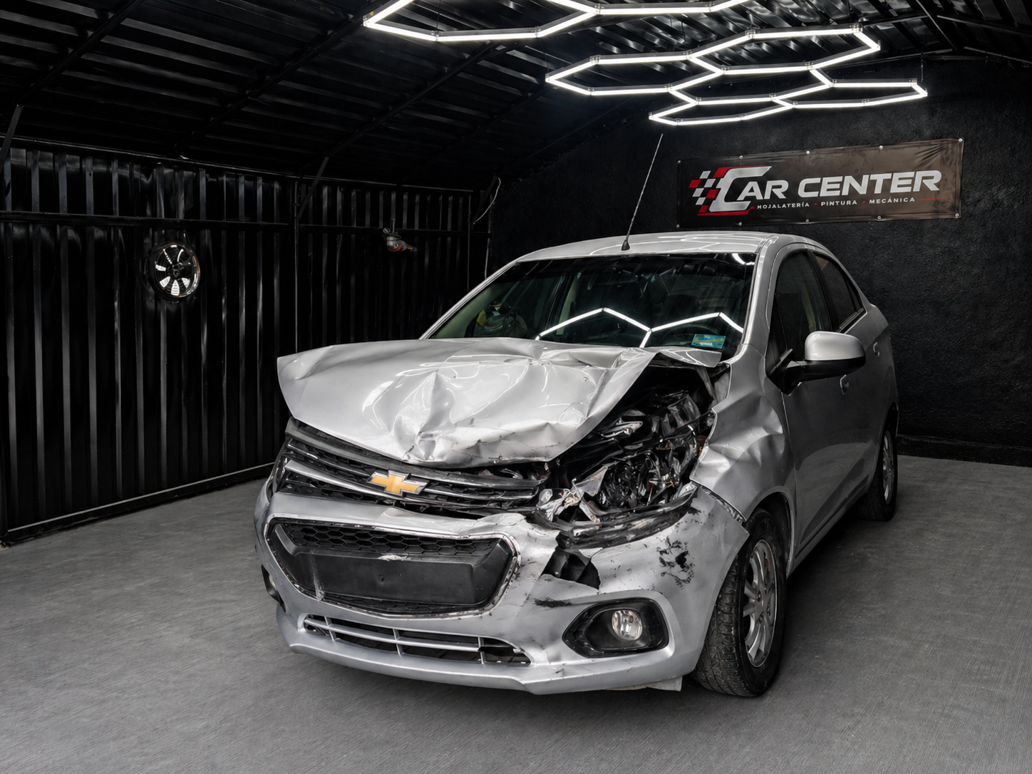 Antes - auto antes de la reparación